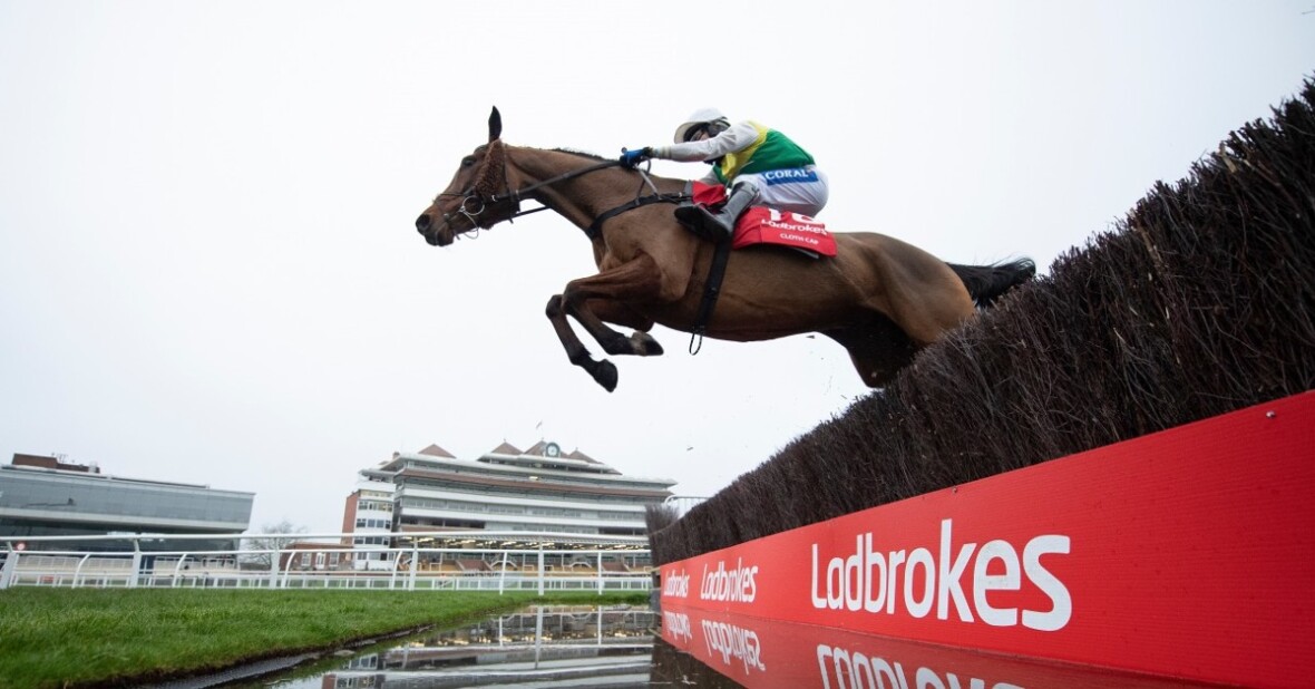 Ladbrokes Partners With Racing.com