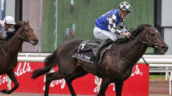 Tabcorp Wants a Broadcaster with Higher Ratings Ten has controlled the broadcasting rights of the Melbourne Cup Carnival since 2019. It took over from Seven in a five-year deal that was said to be worth $100 million. However, the network decided it won’t be bidding for the broadcasting licence this time around, citing Tabcorp’s involvement in gambling as the reason. The new rights-holder is the first wagering company that controls all things broadcasting-related, from free-to-air television to digital channels and paid TV. Ten claimed they said “No” to Tabcorp and VRC’s proposal to continue with the current agreement beyond this year’s cup. The network said that it became evident during the negotiations process that the Melbourne Cup would be a “wagering-focused product” from now on. According to Ten, the move towards a more betting-oriented product would also mean “commercial constraints” where advertisers would be uncertain whether they want to sponsor such an event. Industry sources tell a different story. They say Ten was replaced because Tabcorp was looking for a network that had higher ratings. One thing that could be a problem for Tabcorp, though, is the reported reluctance of sponsors to advertise their products and services during a cup they fear might be dominated by wagering ads. Tabcorp Must Sub-License Broadcasting Rights After Ten pulled out of the bidding race, Tabcorp will have to choose between Seven West Media and Nine Entertainment. The two broadcasters are said to be finalizing their offers and will submit a bid soon, probably by the end of next week. Sublicensing the TV rights to an Australian free-to-air broadcaster is something Tabcorp must do under the country’s anti-siphoning laws. The same applies to other events, such as the Commonwealth Games, the Australian F1 Grand Prix, AFL, the Olympics, Bathurst 1000 and other prominent tournaments and competitions.